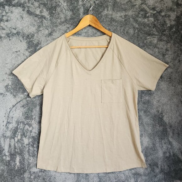 Women's Short Sleeve Large Basic T-Shirt Top Tee V Neck Pocket Tan Neutral NWOT - Picture 1 of 8